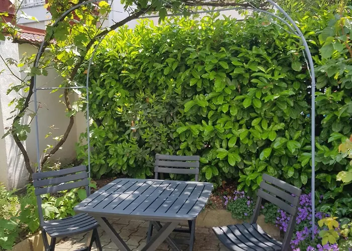 Sainte Cecile 3: Studio Elegant Idealement Situe
