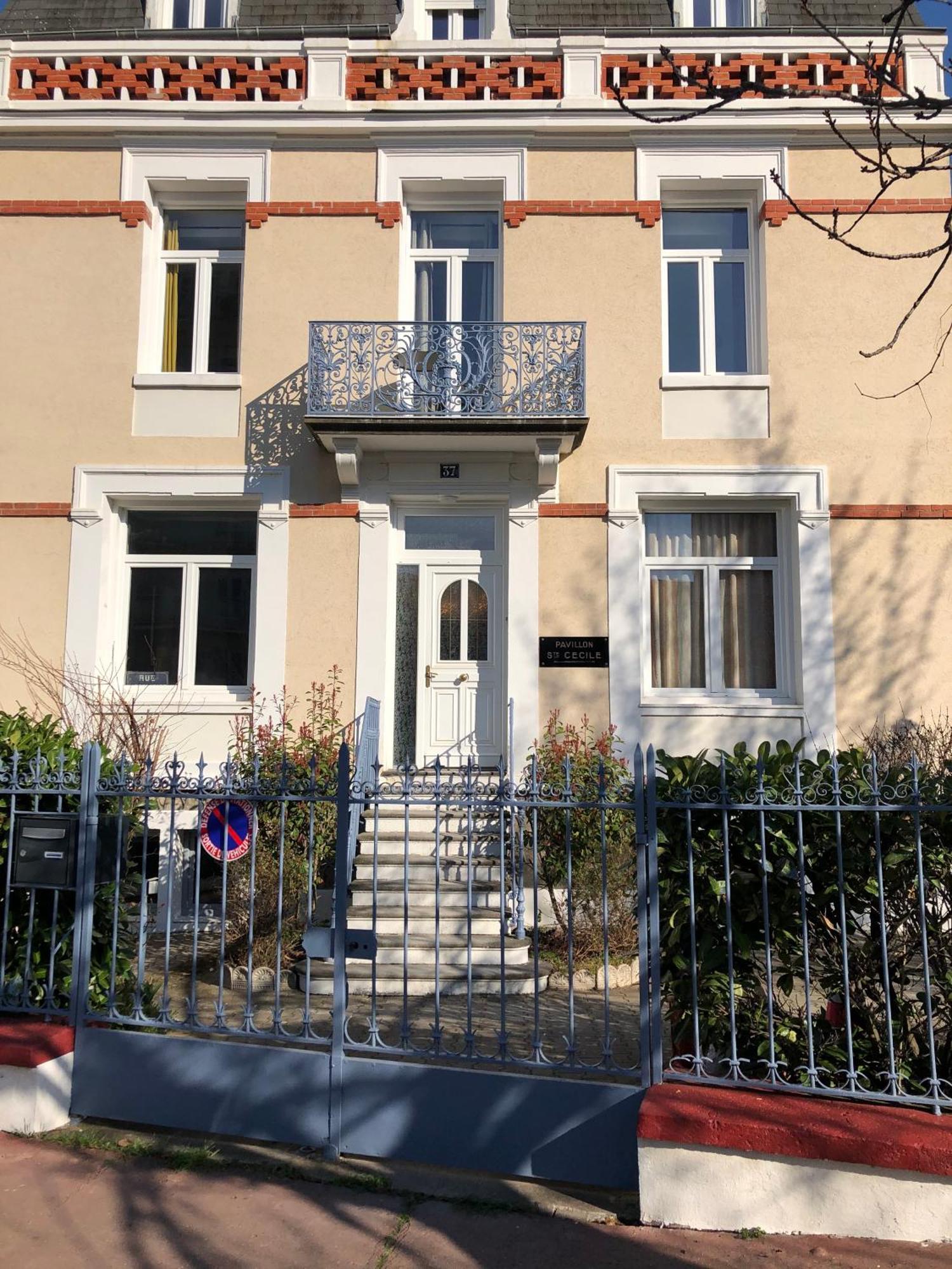 Sainte Cecile 3: Elegant Idealement Situe Apartment